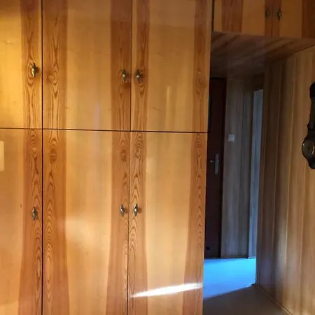 Daire Apartament Pilotow *